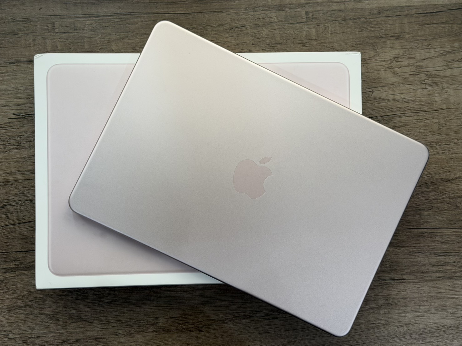 MacBook Neo 機身外觀與顏色
