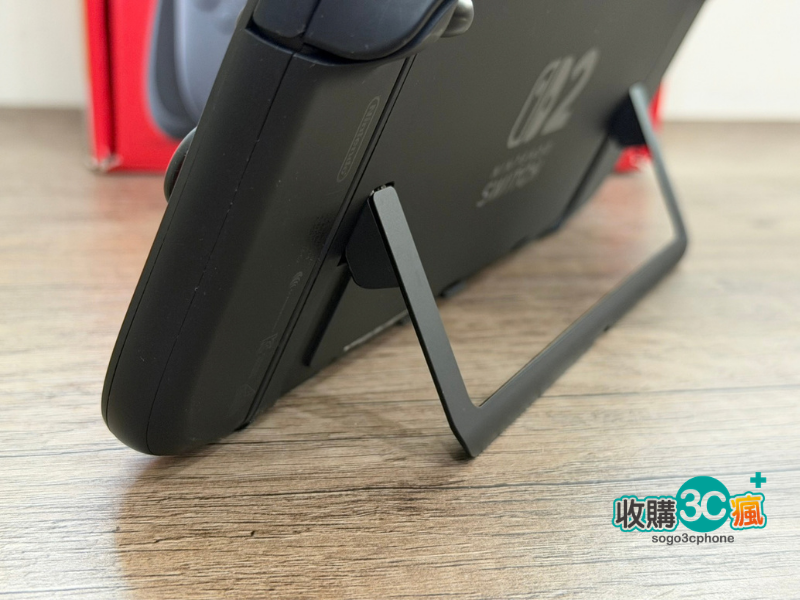Switch 2 背面支架打開